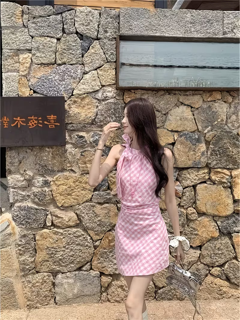 Summer Halter Neck Off-Shoulder Pink Plaid Sleeveless Dress Irregular Bow Design Skirt Women, Pink Off-Shoulder Sleeveless Halter Neck Plaid Dress Women'S Spring 2026 New Bow French Hip-Wrap Short Skirt