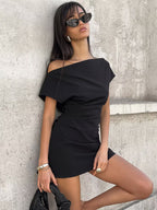 French-Style Temperament Solid Color Pleated Off-Shoulder Dress for Women, Waist-Cinching Hot A-Line Little Black Dress